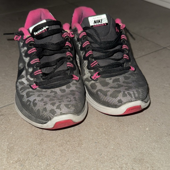 Nike Black and Pink Athletic Shoes with Animal Print - Picture 5 of 5